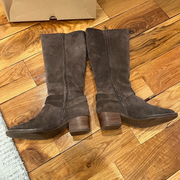 UGG Suede Boots | Truffle | Size 8.5m - Picture 2 of 14